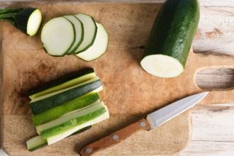 Manger léger et gourmand : découvrez les courgettes rondes farcies au thon