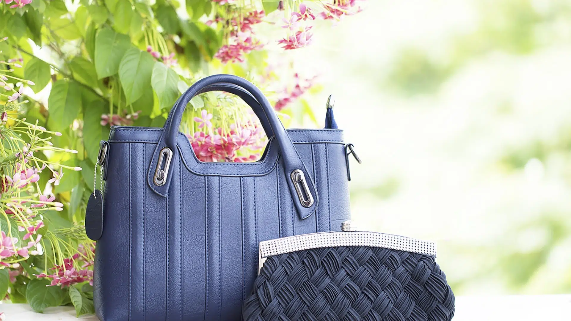 Quelle est la particularité d'une boutique d'achat et de vente des sacs à main de luxe de seconde main ?